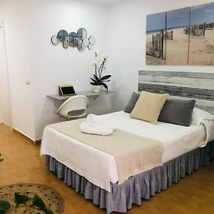 https://apartaestudio-moderno-benalmadena-malaga.hotelsinnerja.org