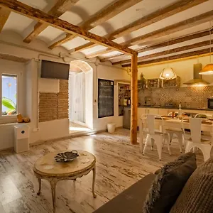 En El Corazon De Tarragona. Planta Baja Con Patio. Appartement Tarragona